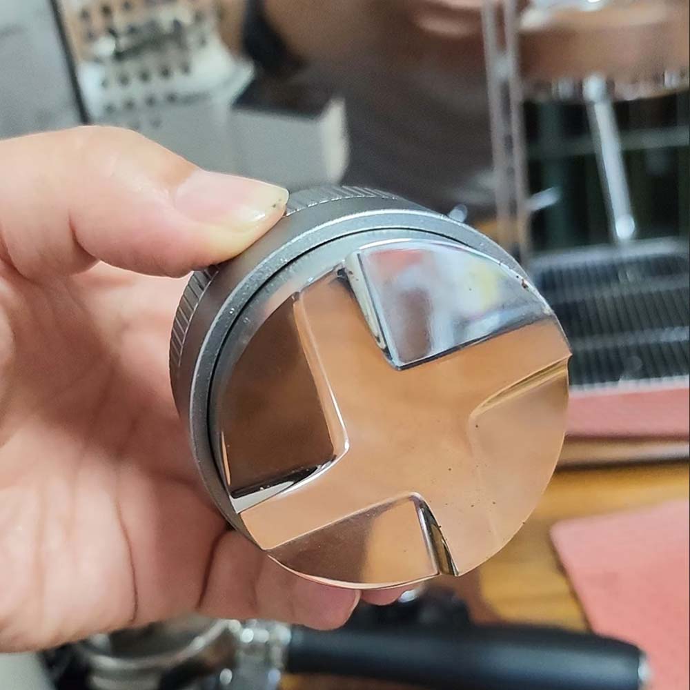 موزع قهوة WDT ذاتي الوزن، أداة - مراجعة Coffee Tamper Leveler وسعره